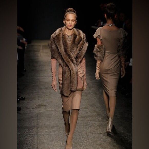 Donna Karan * Fall 2011 Runway Lamb Shearling Stole - Picture 16 of 16